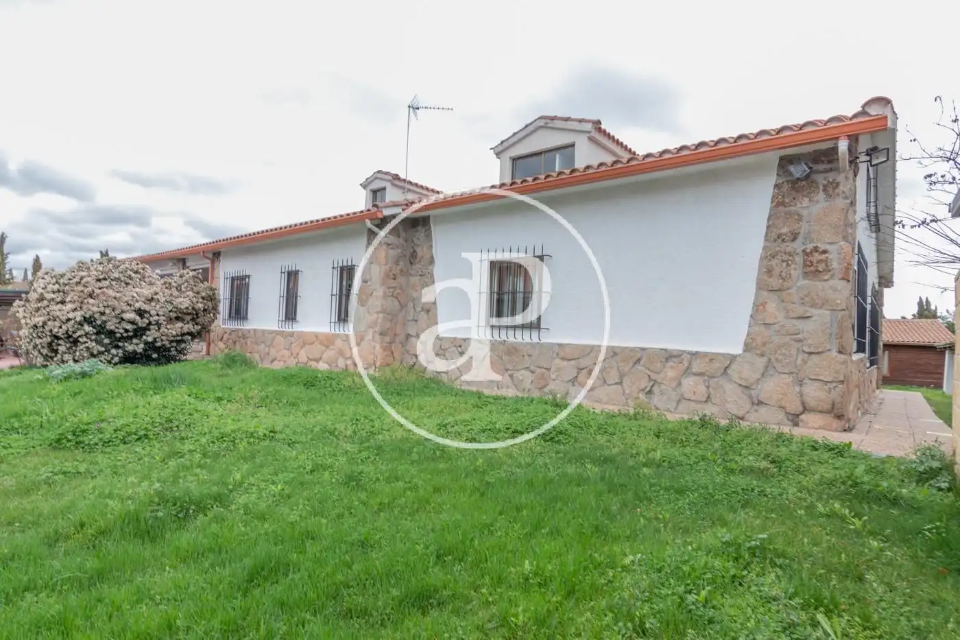 Exterior view of Houses for sale in Madrid  with Heating, Private garden and Terrace