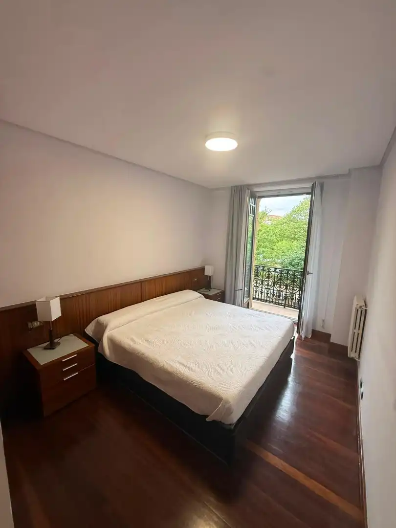 Schlafzimmer von Wohnung zur Miete in Donostia - San Sebastián  mit Heizung, Möbliert und Balkon