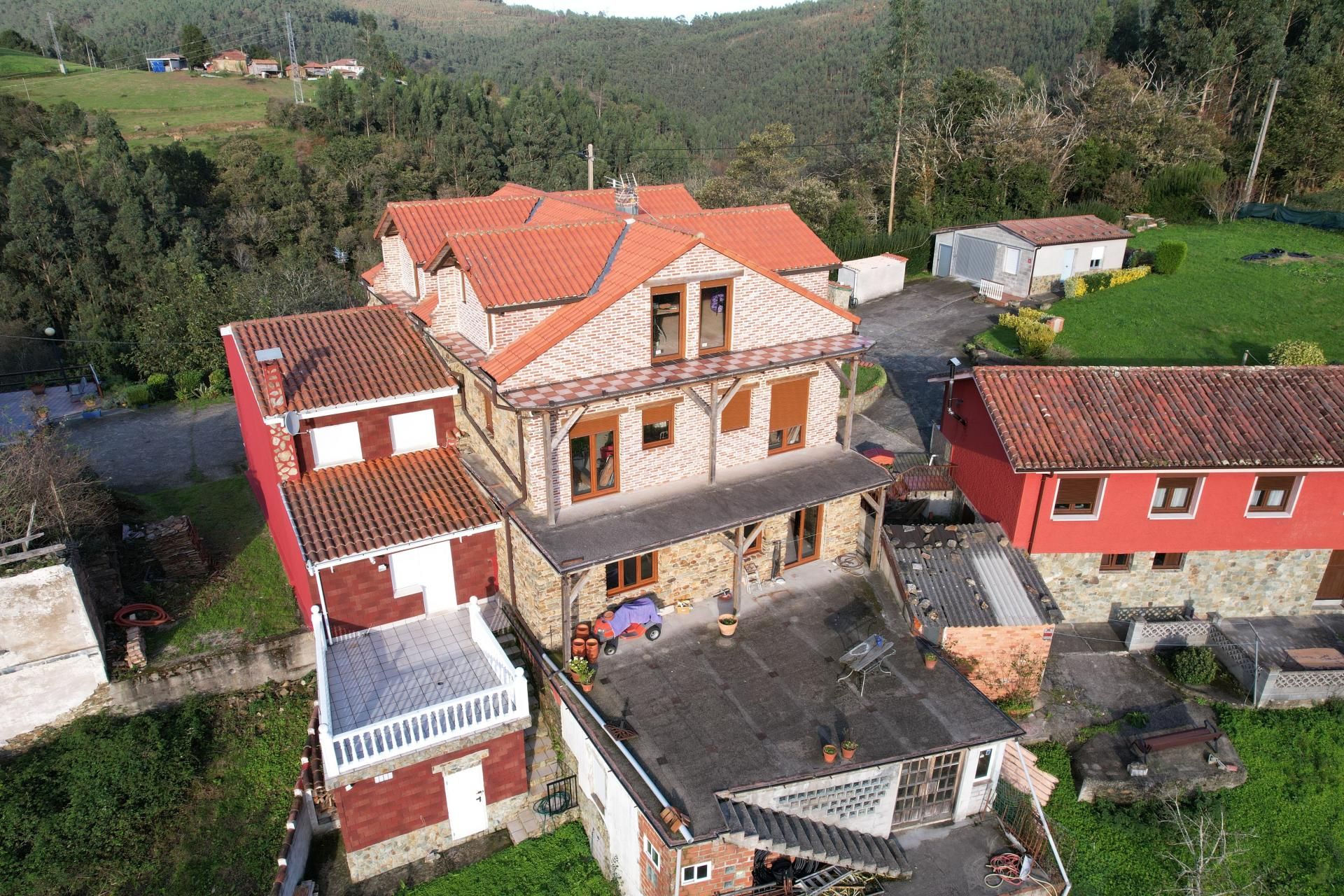 Exterior view of Country house for sale in Cudillero  with Heating, Terrace and Balcony