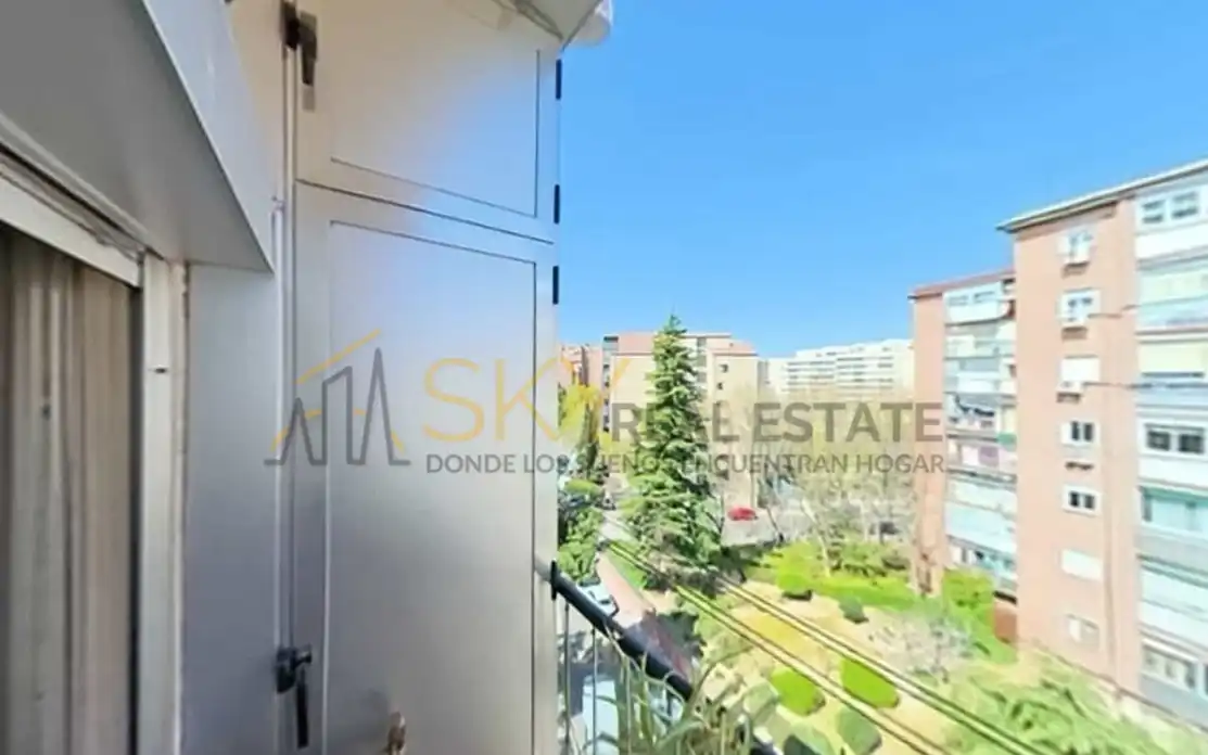 Exterior view of Flat for sale in Madrid  with Furnished