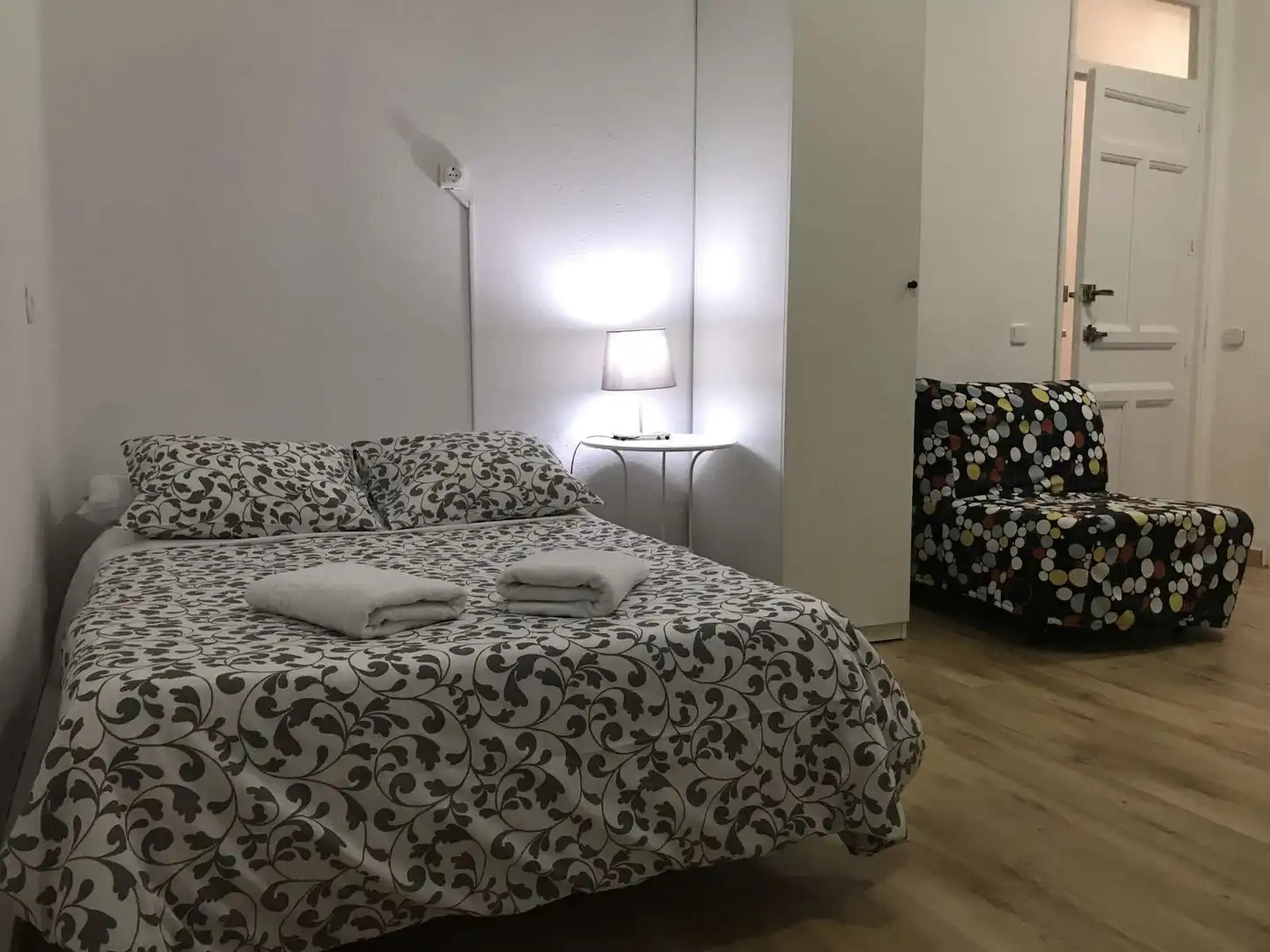Habitación de Estudio para compartir en Madrid con Aire acondicionado, Terraza y Amueblado