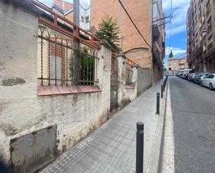 Vista exterior de Casa adosada en venda en Santa Coloma de Gramenet