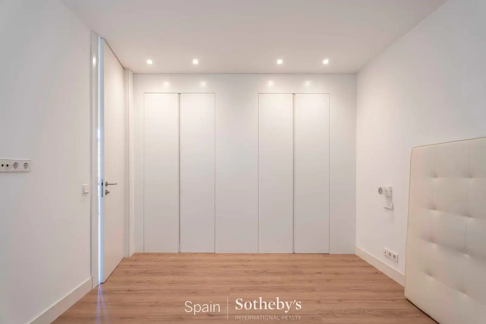 Attic for sale in Madrid  with Air Conditioner, Heating and Terrace