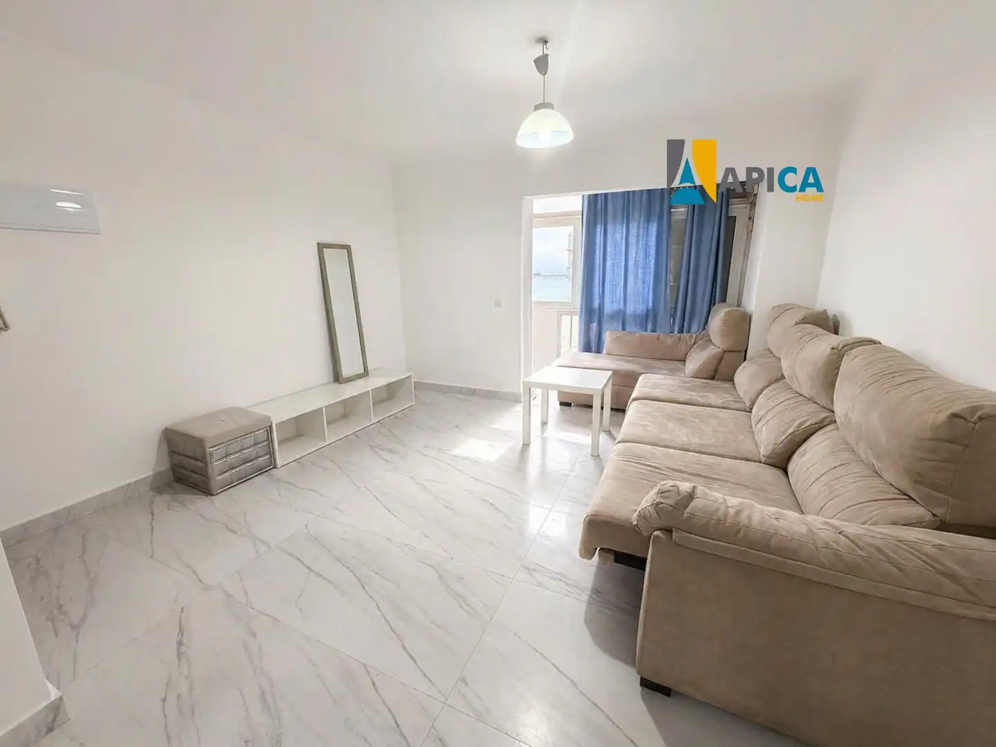 Vista exterior de Piso en venta en La Línea de la Concepción