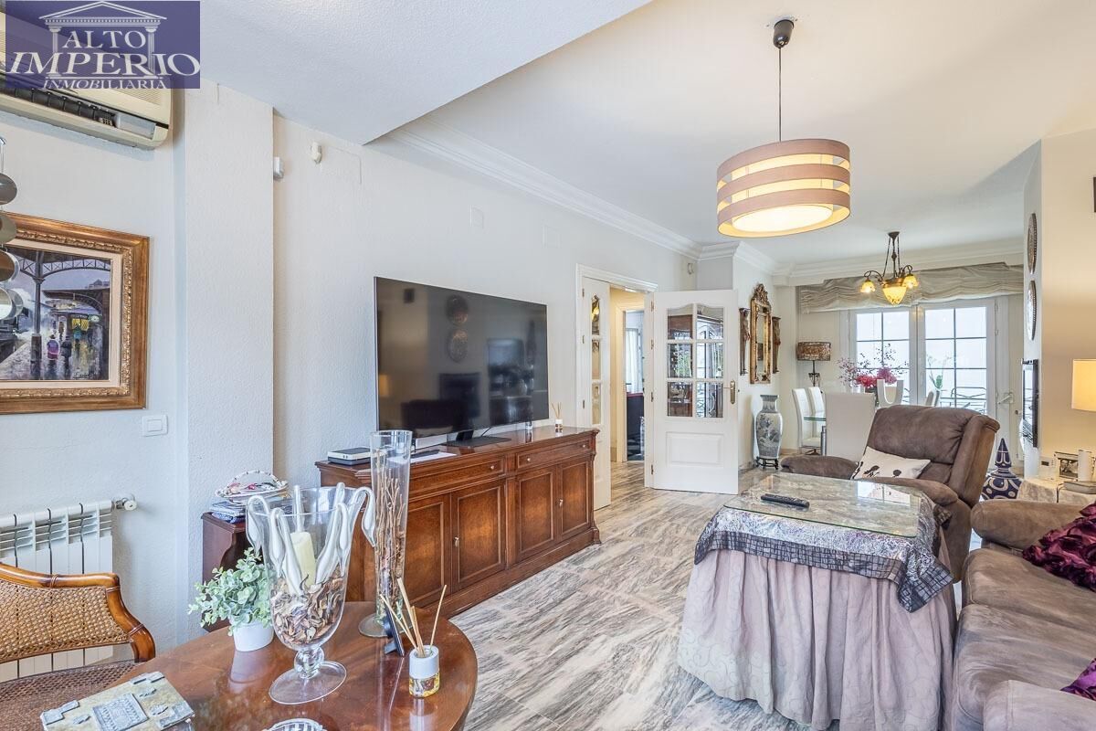 Sala de estar de Casa adosada en venta en  Granada Capital con Calefacción, Jardín privado y Terraza