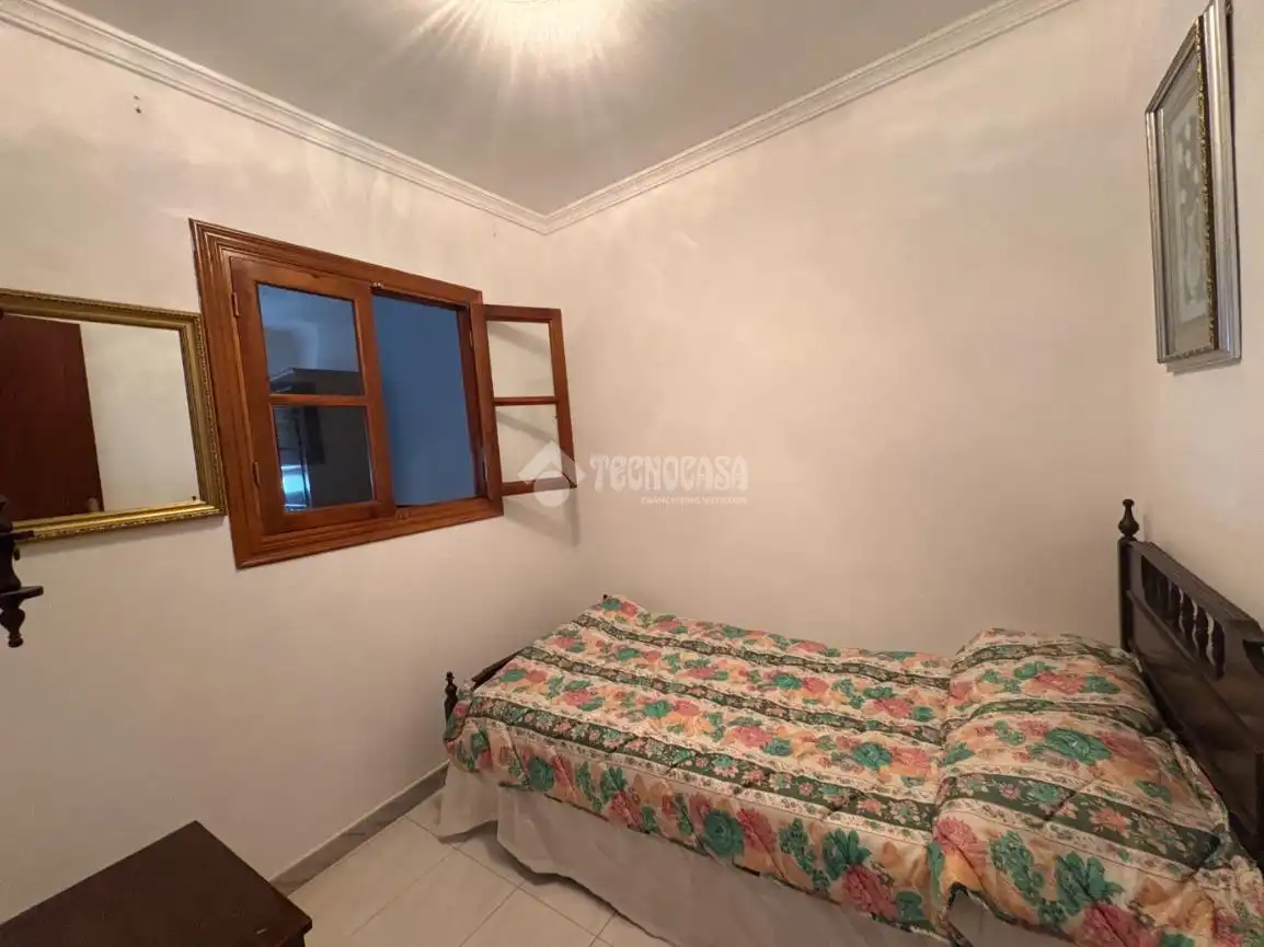 Habitación de Casa adosada en venta en Ardales con Amueblado y Balcón