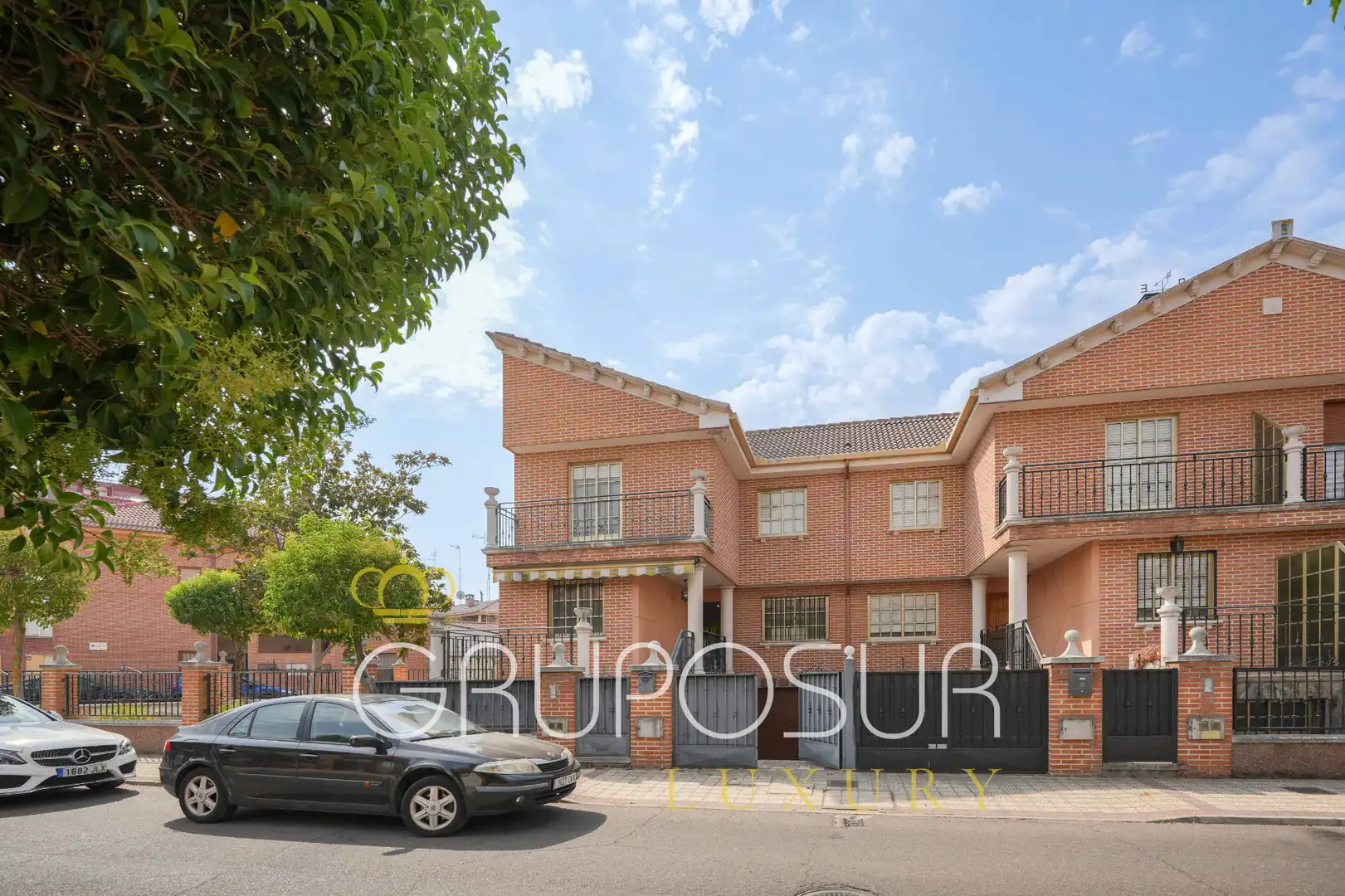 Casa aparellada amb jardí en venda a Calle Castilla y León 22, imagen 6