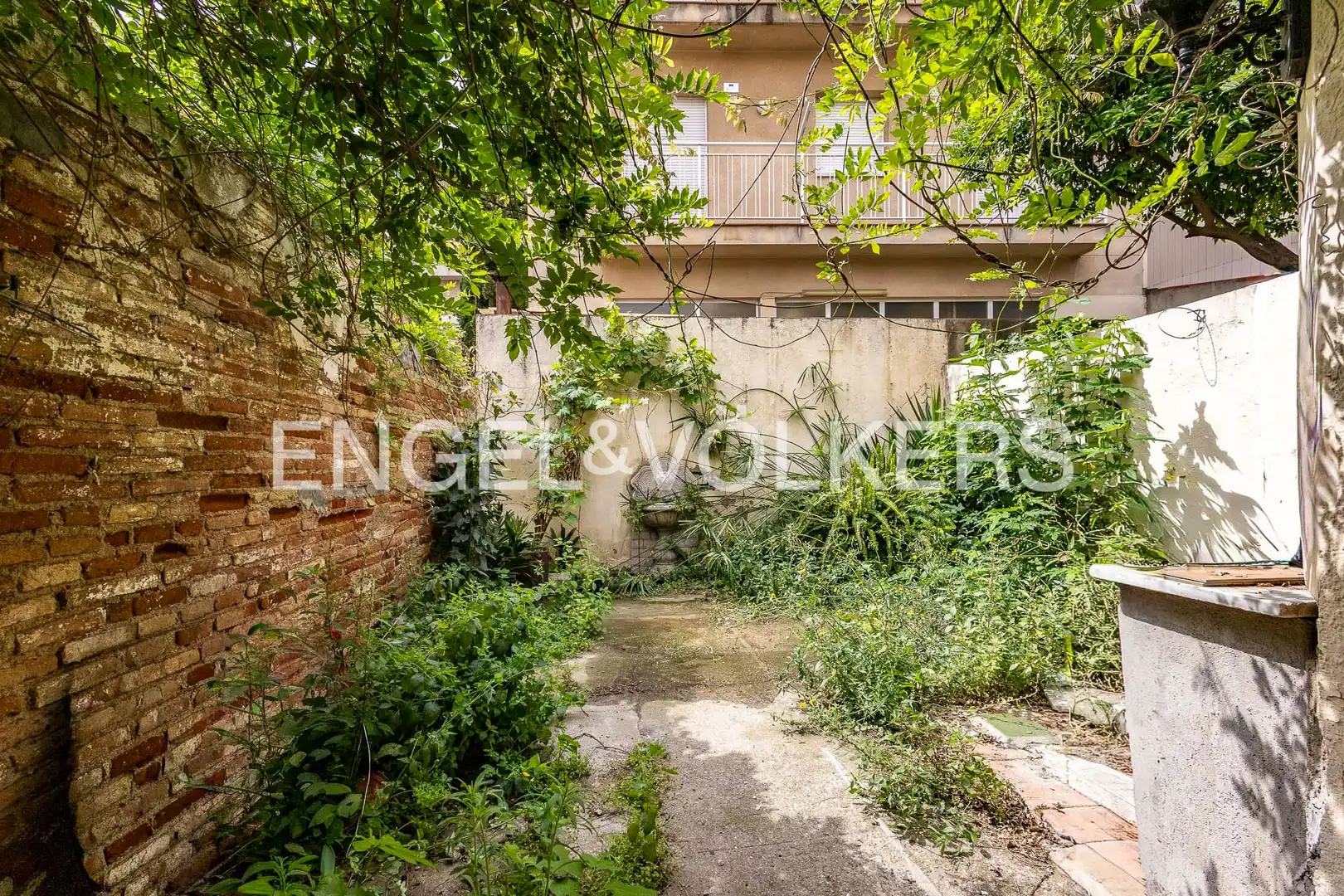 Terraza de Casa adosada en venta en Barcelona con Aire acondicionado, Calefacción y Jardín privado