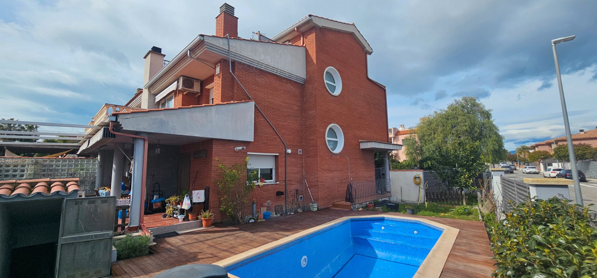 Piscina de Casa adosada en venda en Cambrils amb Aire condicionat, Calefacció i Jardí privat