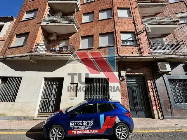 Vista exterior de Piso en venta en Fuensalida con Terraza, Horno y Lavadora