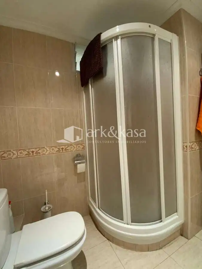 Badezimmer von Wohnung zur Miete in Valencia mit Klimaanlage, Abstellraum und Möbliert