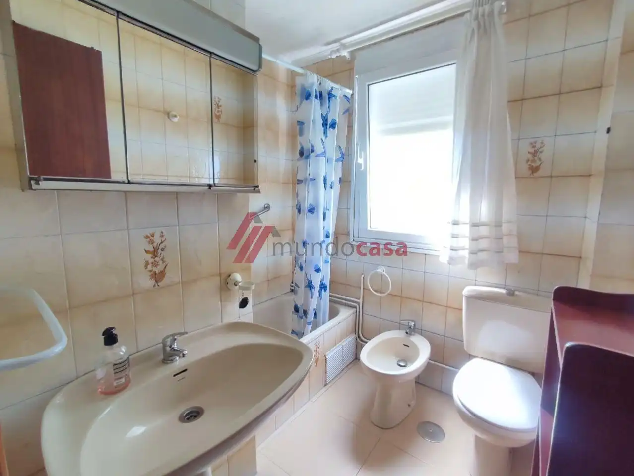 Bathroom of Flat for rent in A Malata - Catabois - Ciudad Jardín