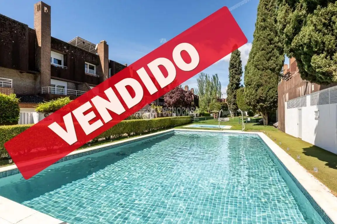 Jardín de Casa adosada en venta en Las Rozas de Madrid con Aire acondicionado, Calefacción y Terraza