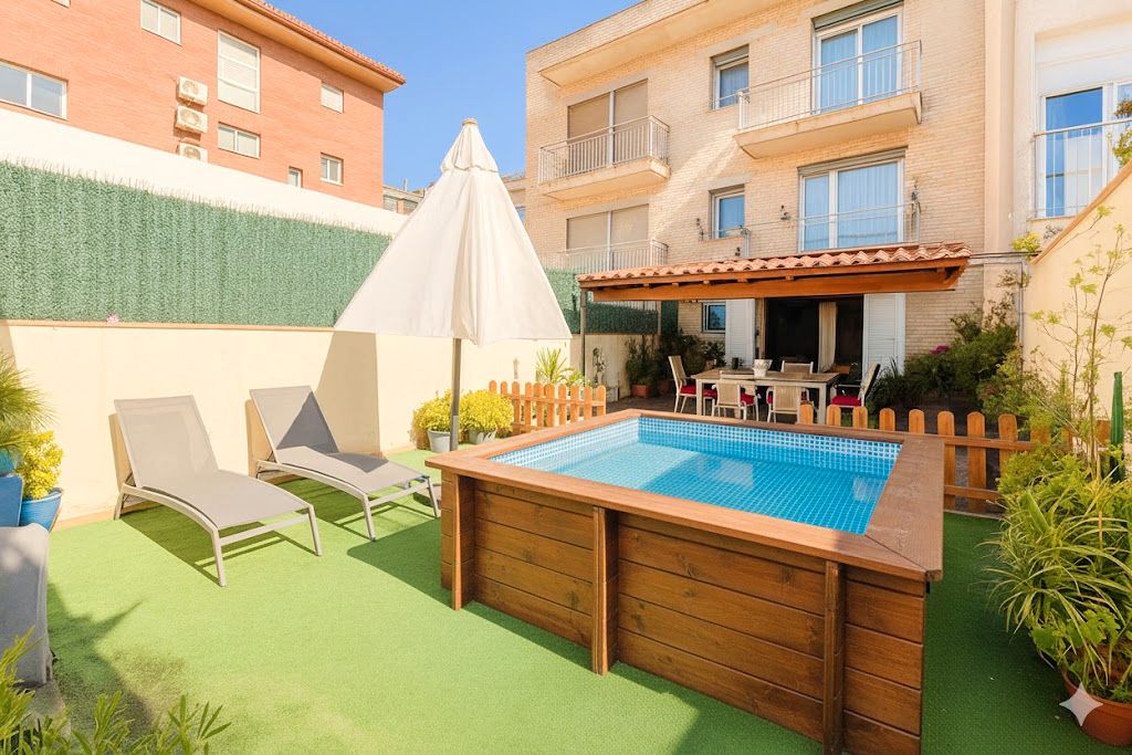 Swimming pool of House or chalet for sale in Mollet del Vallès  with Air Conditioner, Heating and Private garden