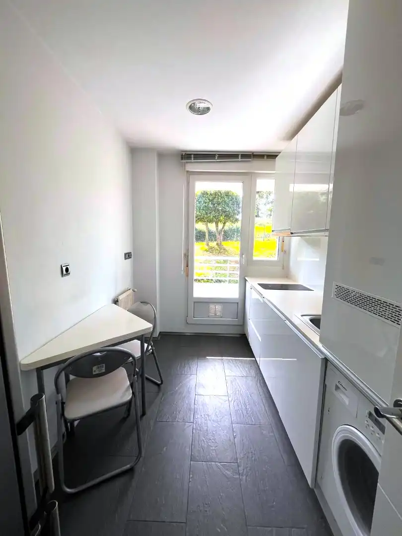 Cocina de Piso en venta en Castro-Urdiales con Calefacción, Jardín privado y Parquet