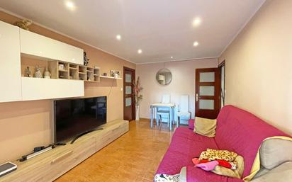 Living room of Flat for sale in Sabadell  with Air Conditioner, Heating and Balcony