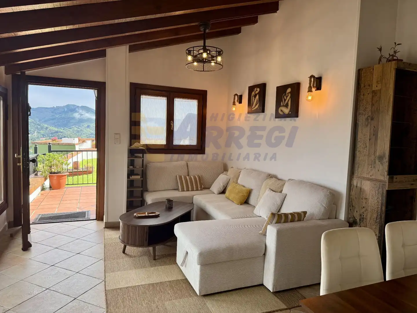 Sala d'estar de Casa o xalet en venda en Mutriku amb Calefacció, Jardí privat i Traster