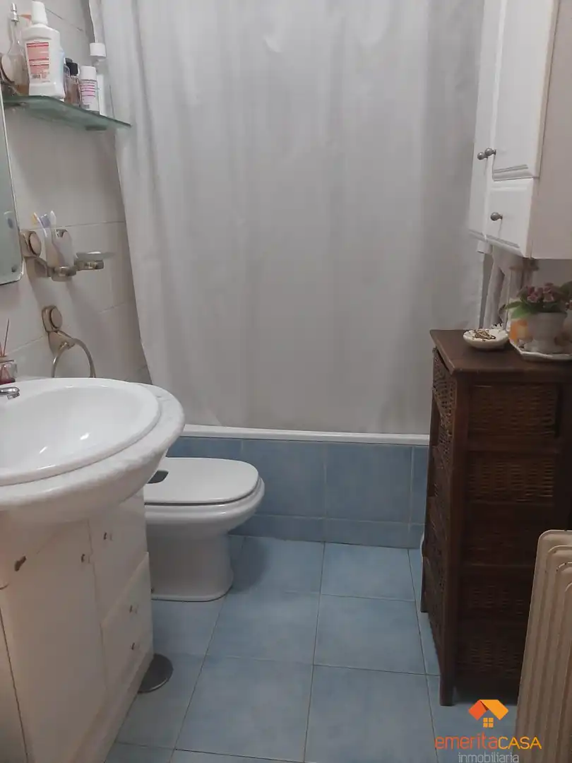 Bany de Apartament en venda en Cáceres amb Aire condicionat, Calefacció i Balcó