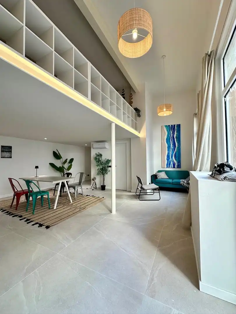 Sala d'estar de Loft en venda en Montgat amb Aire condicionat i Moblat
