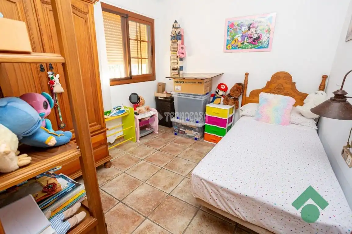 Houses for sale in Algeciras  with Heating and Swimming Pool