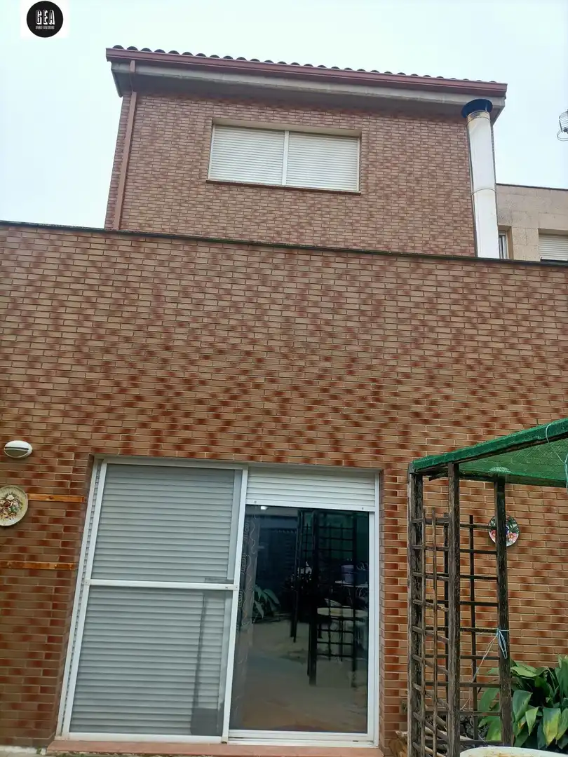 Vista exterior de Casa o chalet en venta en Vilanova de Segrià con Aire acondicionado, Calefacción y Jardín privado