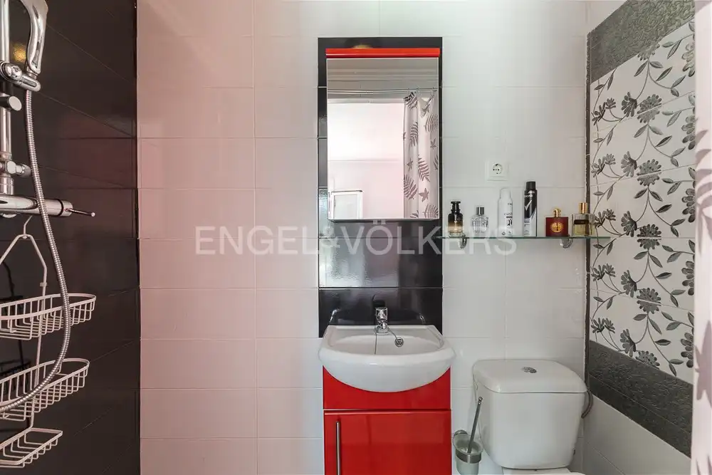 Baño de Casa o chalet de alquiler en Turís con Aire acondicionado, Calefacción y Jardín privado