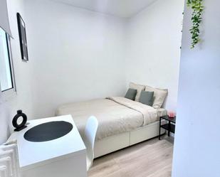 Bedroom of Apartment to share in  Madrid Capital  with Heating, Furnished and Oven