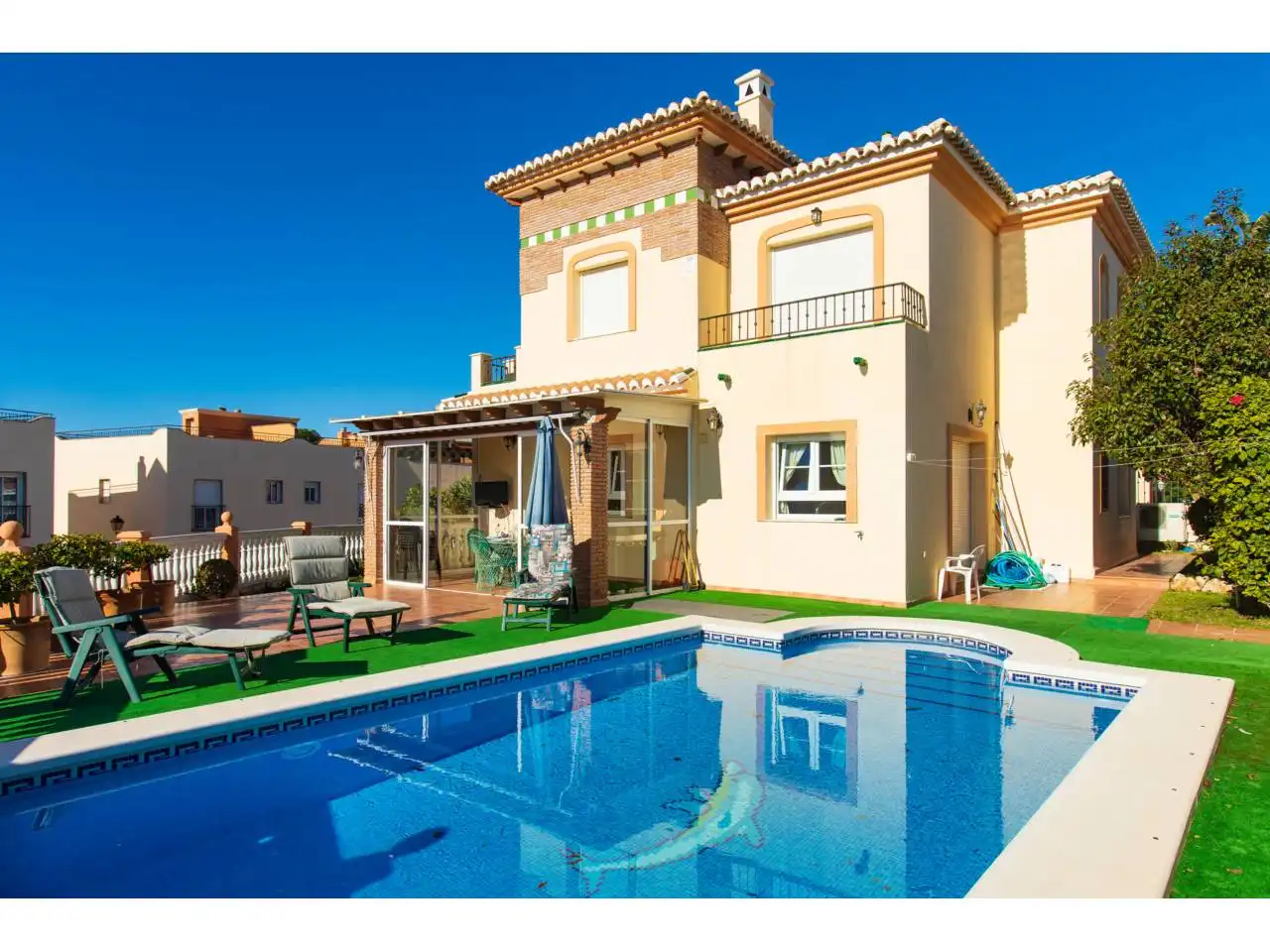 Villa con piscina in affitto a Benajarafe, imagen 2