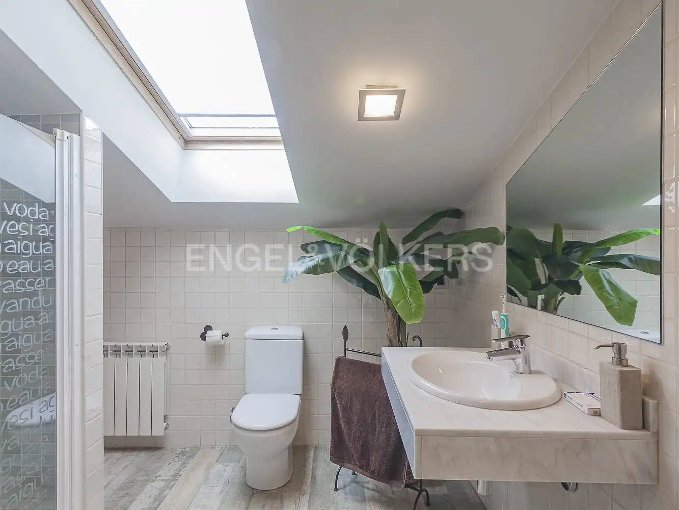 Baño de Piso en venta en Sabadell con Aire acondicionado, Calefacción y Jardín privado