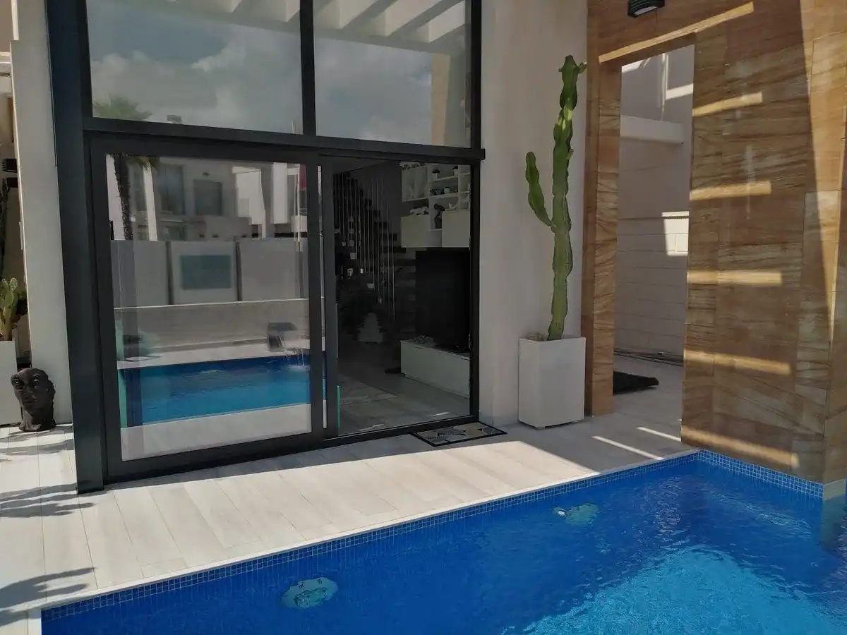 Piscina de Casa o xalet en venda en Orihuela amb Aire condicionat, Terrassa i Piscina