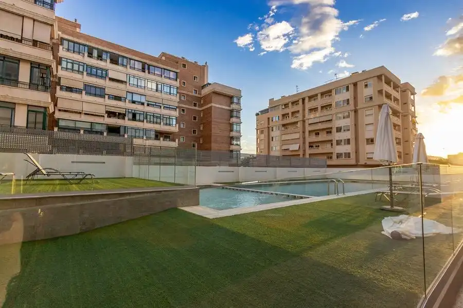 Swimming pool of Attic for sale in Elche / Elx  with Air Conditioner, Heating and Private garden