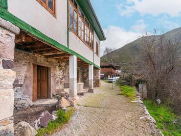 Casa amb jardí en venda a Lugar CLAVILLAS 13