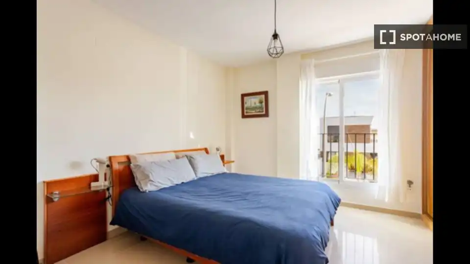 Dormitori de Apartament per a compartir en El Campello amb Aire condicionat, Terrassa i Moblat