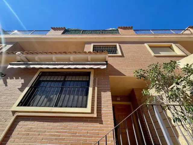 Vista exterior de Casa o xalet en venda en Sant Joan d'Alacant amb Aire condicionat, Calefacció i Jardí privat