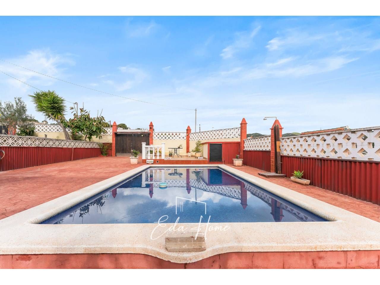 Piscina de Casa o chalet en venta en Vilanova i la Geltrú con Calefacción, Jardín privado y Terraza