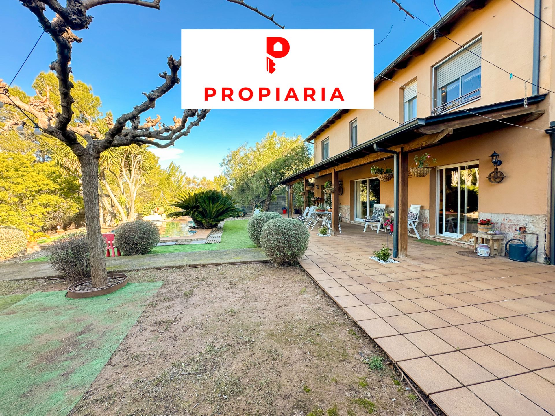 Vista exterior de Casa o xalet en venda en Vallirana amb Aire condicionat, Calefacció i Jardí privat