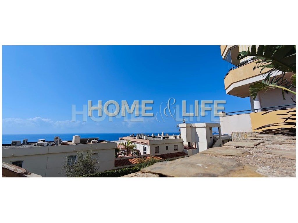 Vista exterior de Apartament en venda en Benalmádena amb Aire condicionat, Calefacció i Jardí privat