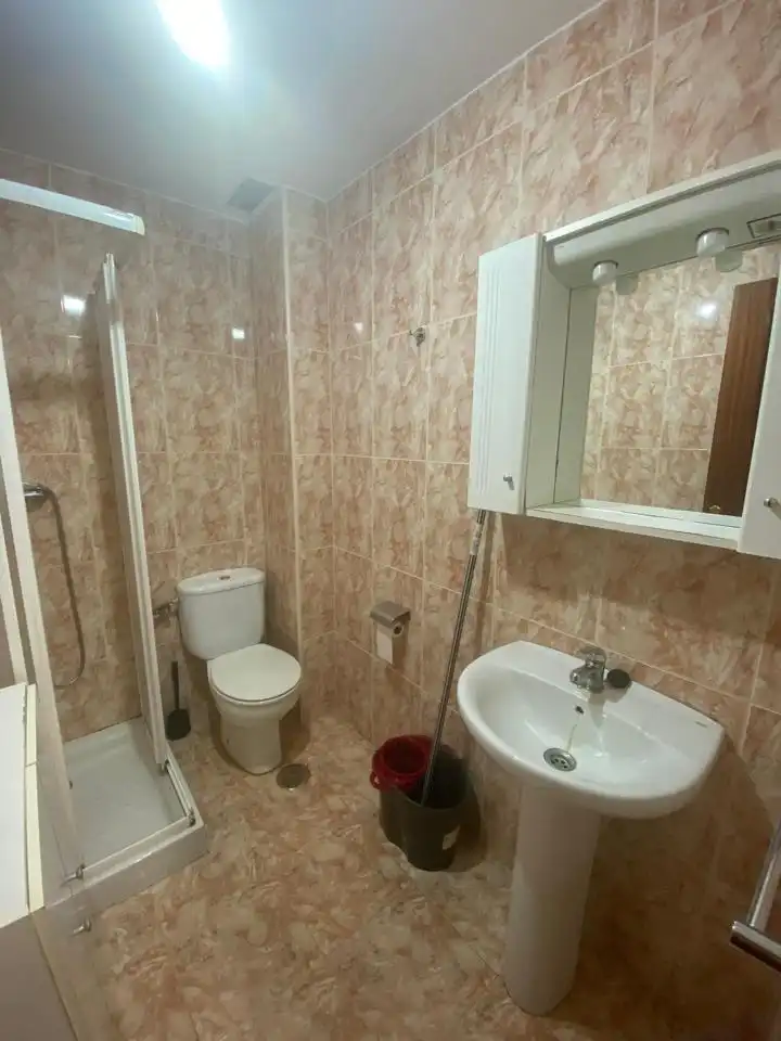 Bathroom of Flat for rent in Santiago de Compostela   with Furnished