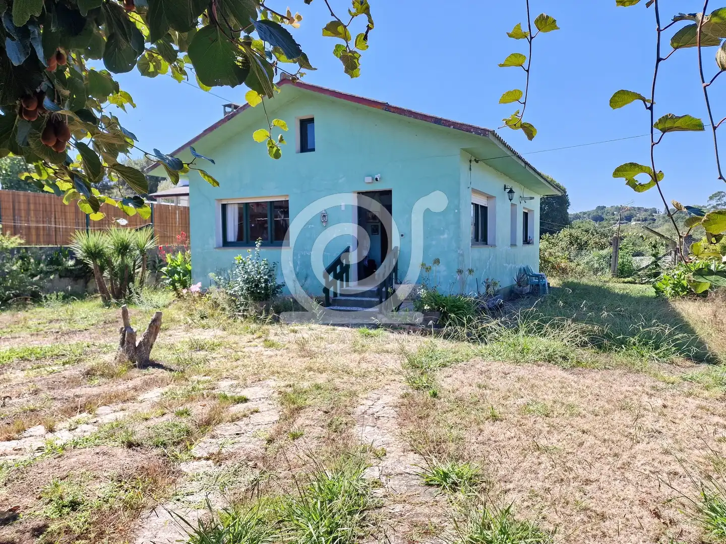 Casa o chalet en venta en Cambre  con Jardín privado, Trastero y Amueblado