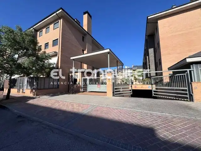 Exterior view of Flat for rent in Colmenar Viejo  with Air Conditioner, Terrace and Swimming Pool