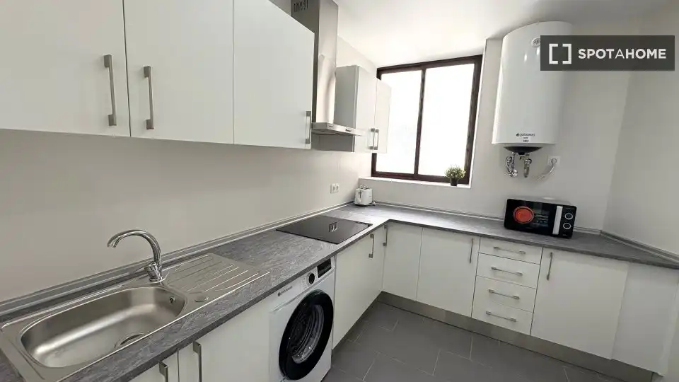 Cocina de Piso de alquiler en Granada con Aire acondicionado, Calefacción y Amueblado