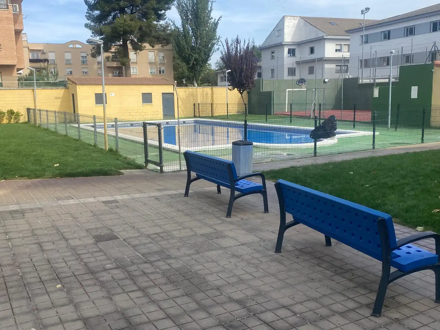 Piscina de Ático en venta en Los Rosales