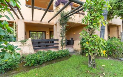 Jardí de Planta baixa en venda en Estepona amb Aire condicionat, Terrassa i Piscina