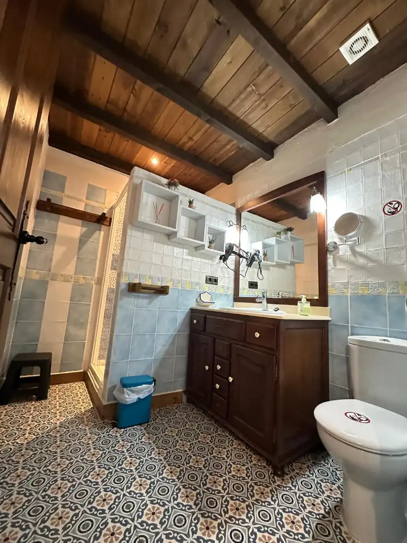 Baño de Casa o chalet en venta en Montearagón con Aire acondicionado, Calefacción y Jardín privado