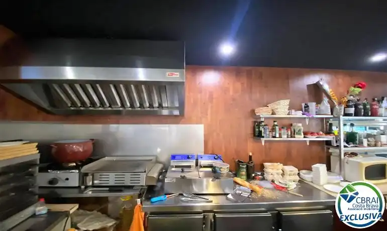 Cuina de Oficina en venda en Torroella de Montgrí amb Calefacció i Moblat