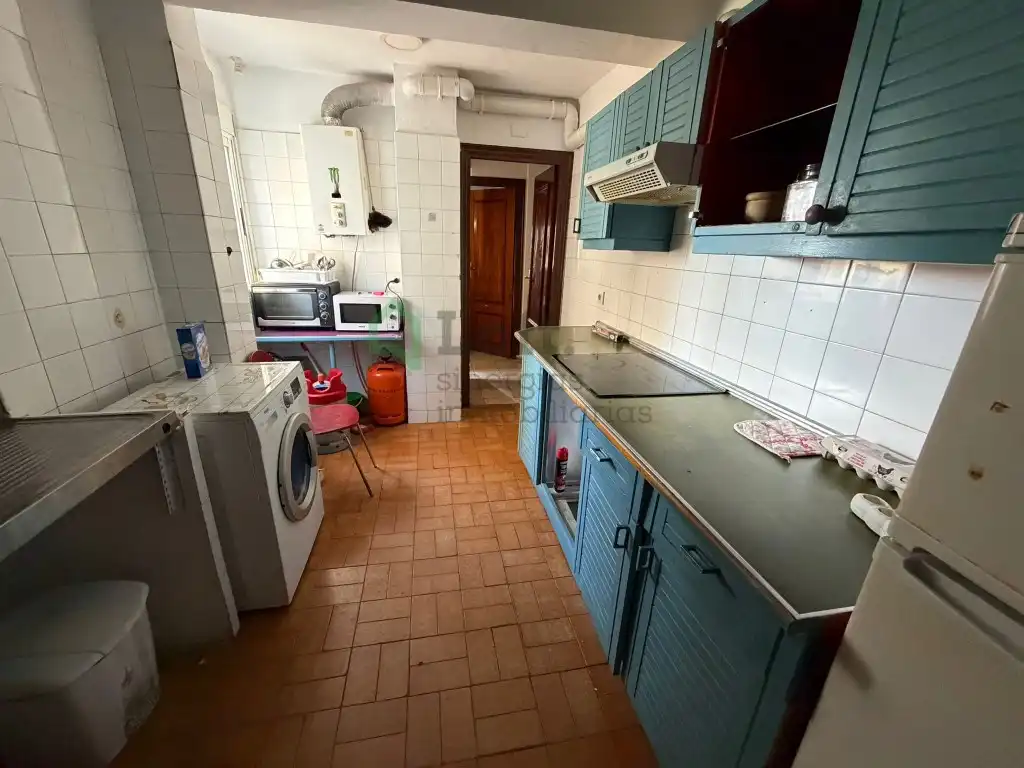 Cuina de Pis en venda en Badajoz amb Calefacció, Moblat i Forn
