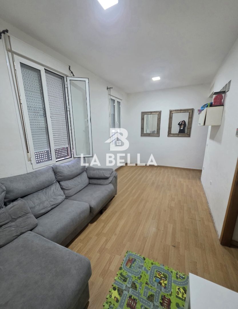 Exterior view of Planta baja for sale in  Sevilla Capital  with Furnished
