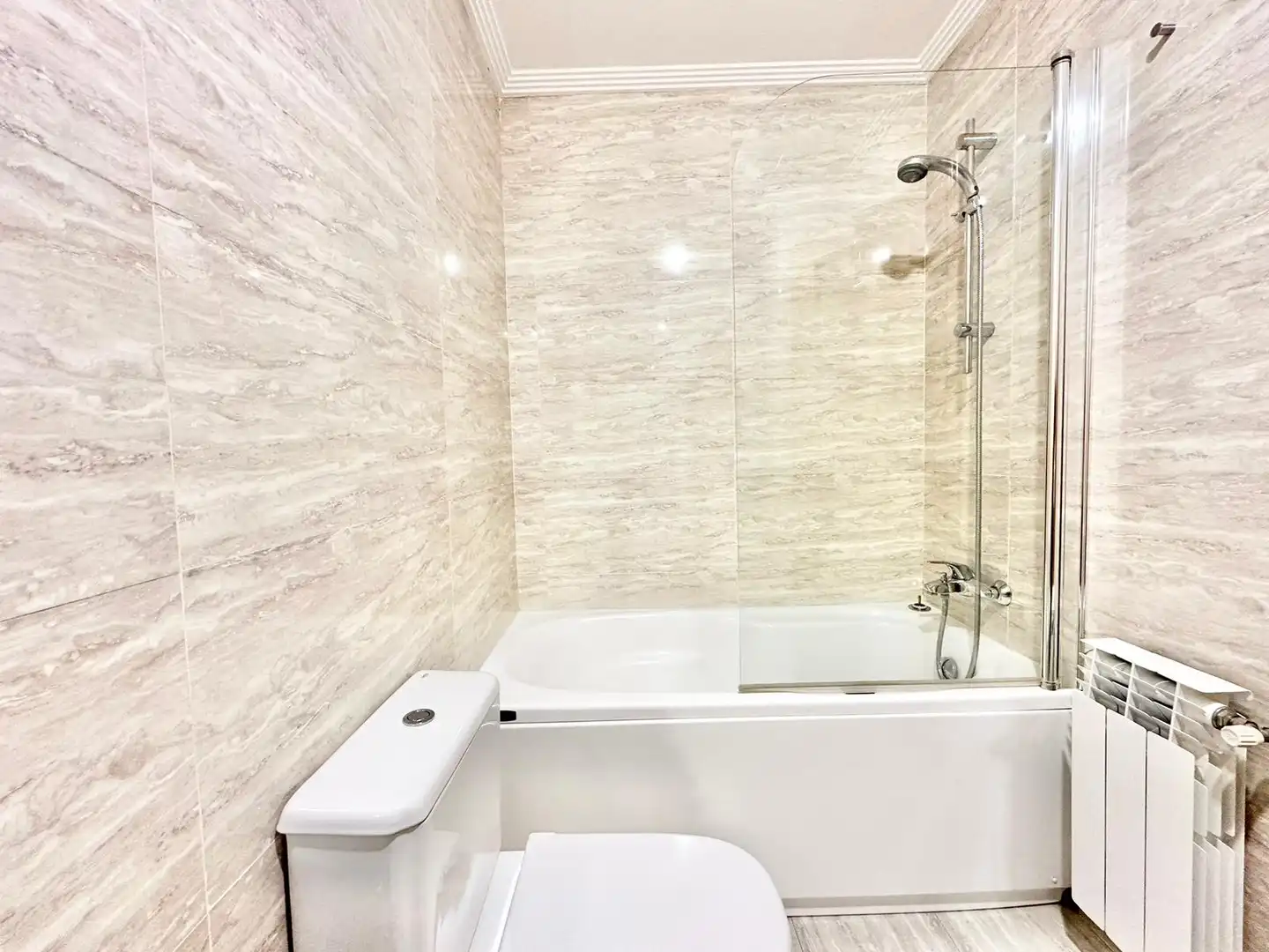 Bathroom of Flat for rent in Vitoria - Gasteiz