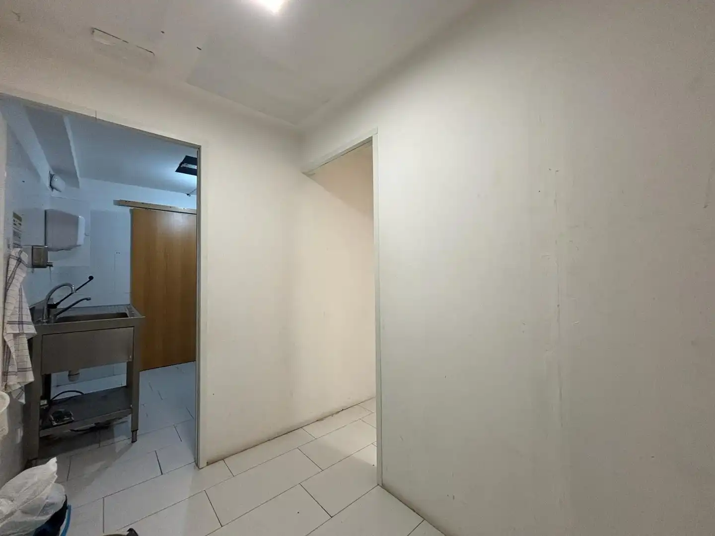 Commercial properties for rent in Avenida banys, dels, Lluminetes
