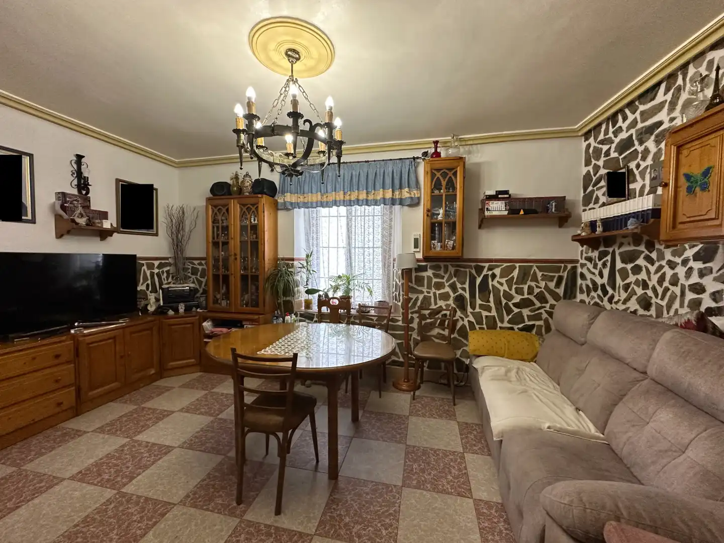 Sala d'estar de Casa o xalet en venda en Úbeda amb Aire condicionat i Terrassa